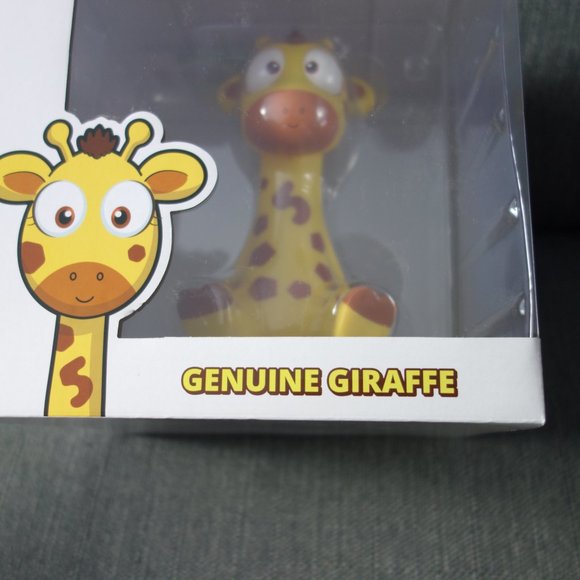 VeeFriends Genuine Giraffe Collectible Figure Made for Macy's - Picture 2 of 7